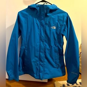 The North Face HyVent 2.5L Women’s Jacket